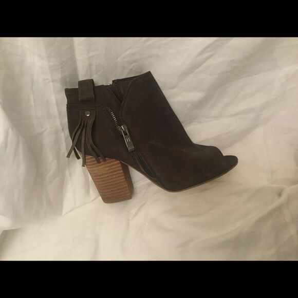 New Marc Fisher Novice Peep Toe Side Tassel Ankle - Picture 1 of 5